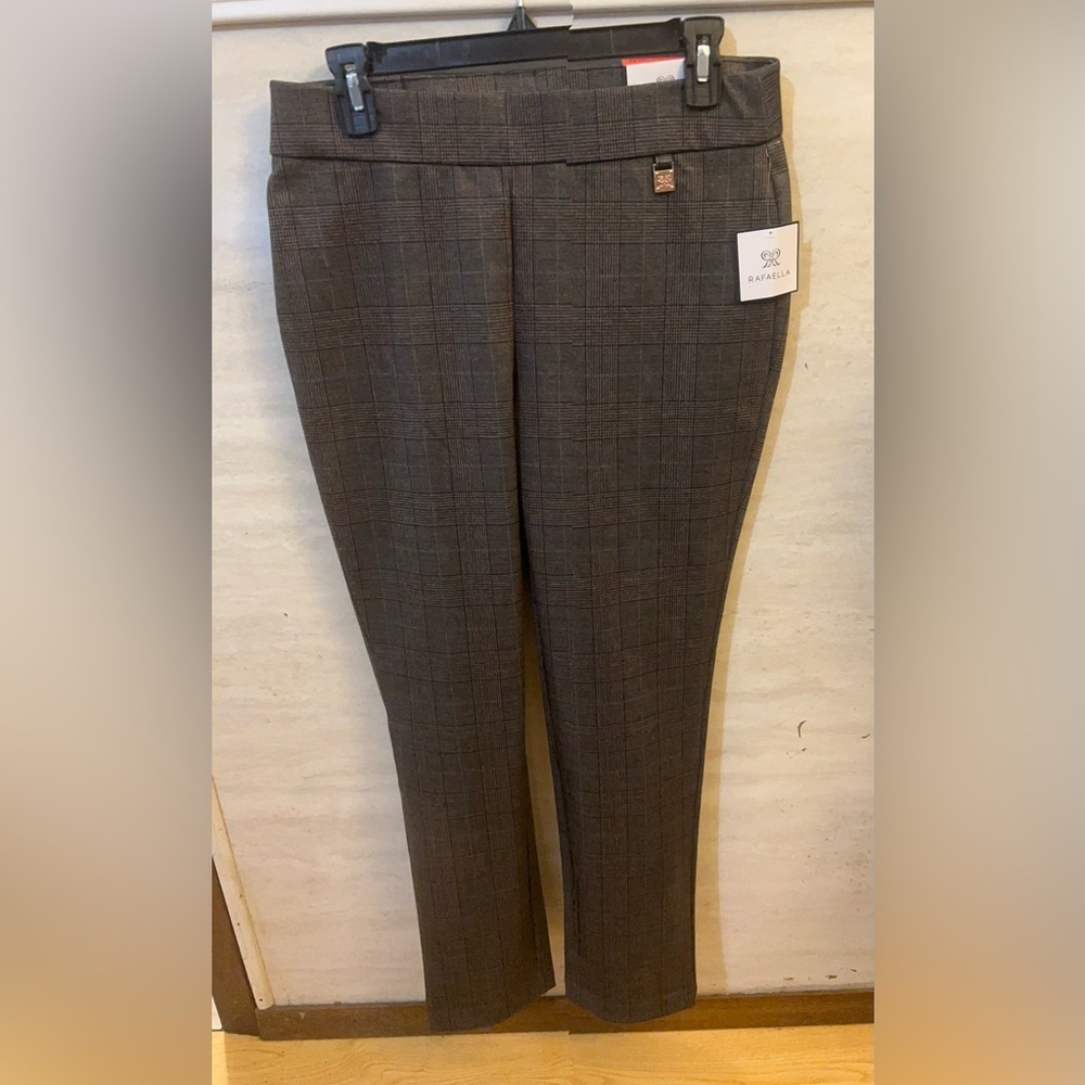 NWT- Rafaella Women’s Plaid Comfort Fit Stretch Waistband Pull-On Pants